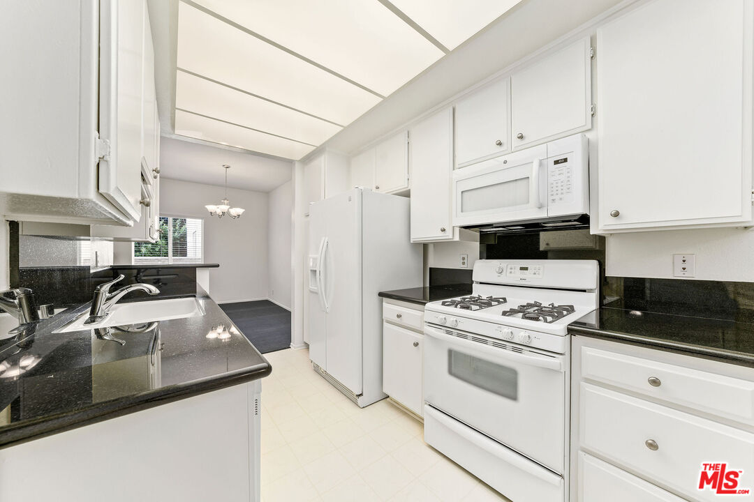 317 S Holt Ave Unit: 7