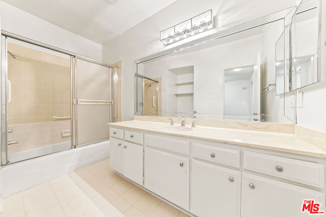 317 S Holt Ave Unit: 7