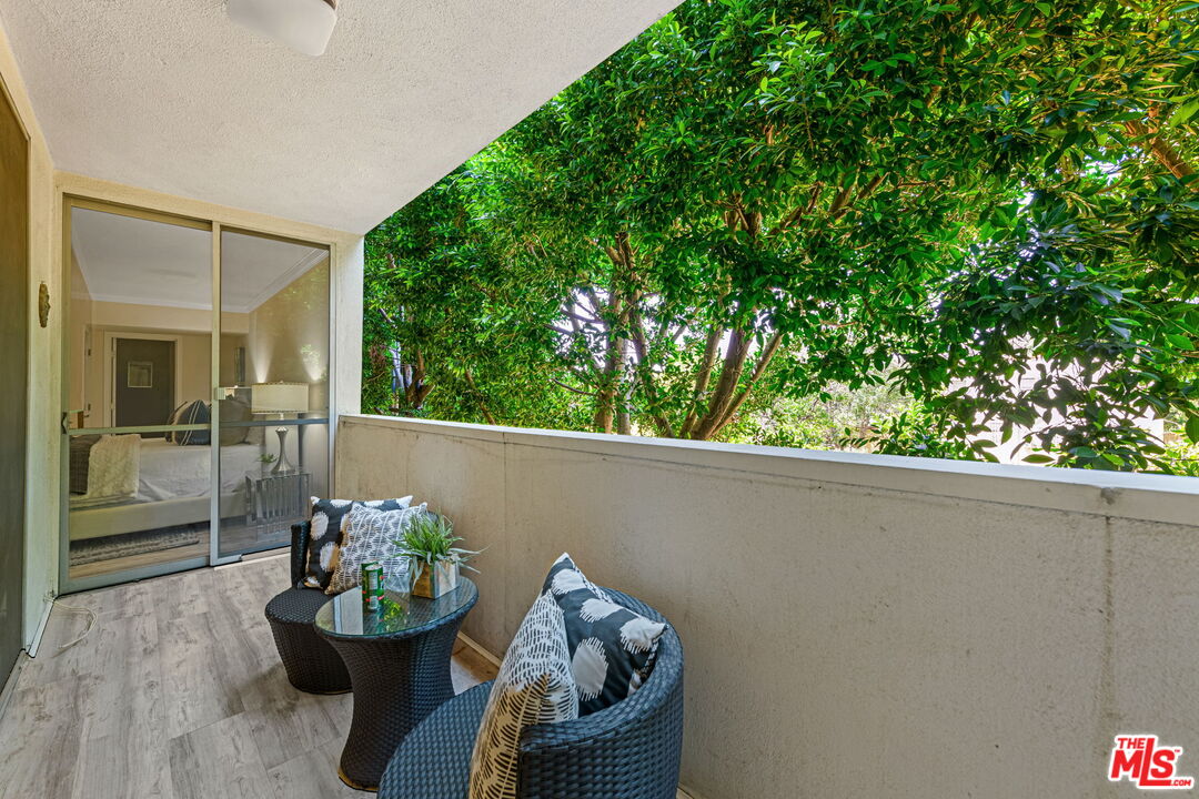 1015 N Kings Rd Unit: 113