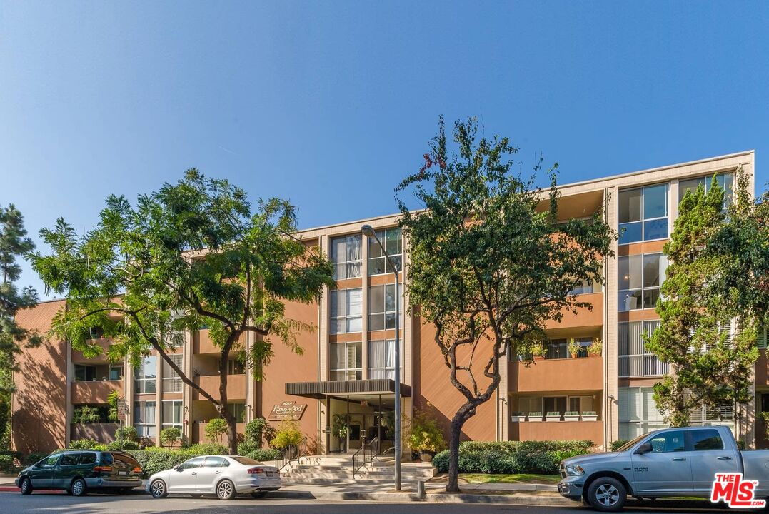 1015 N Kings Rd Unit: 113