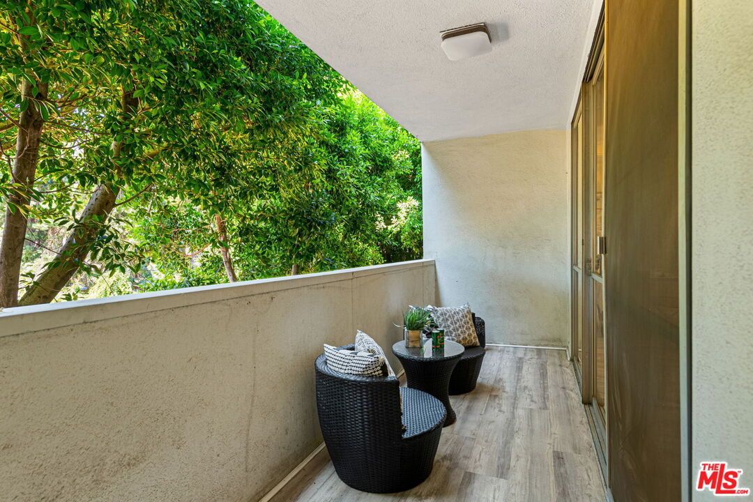 1015 N Kings Rd Unit: 113