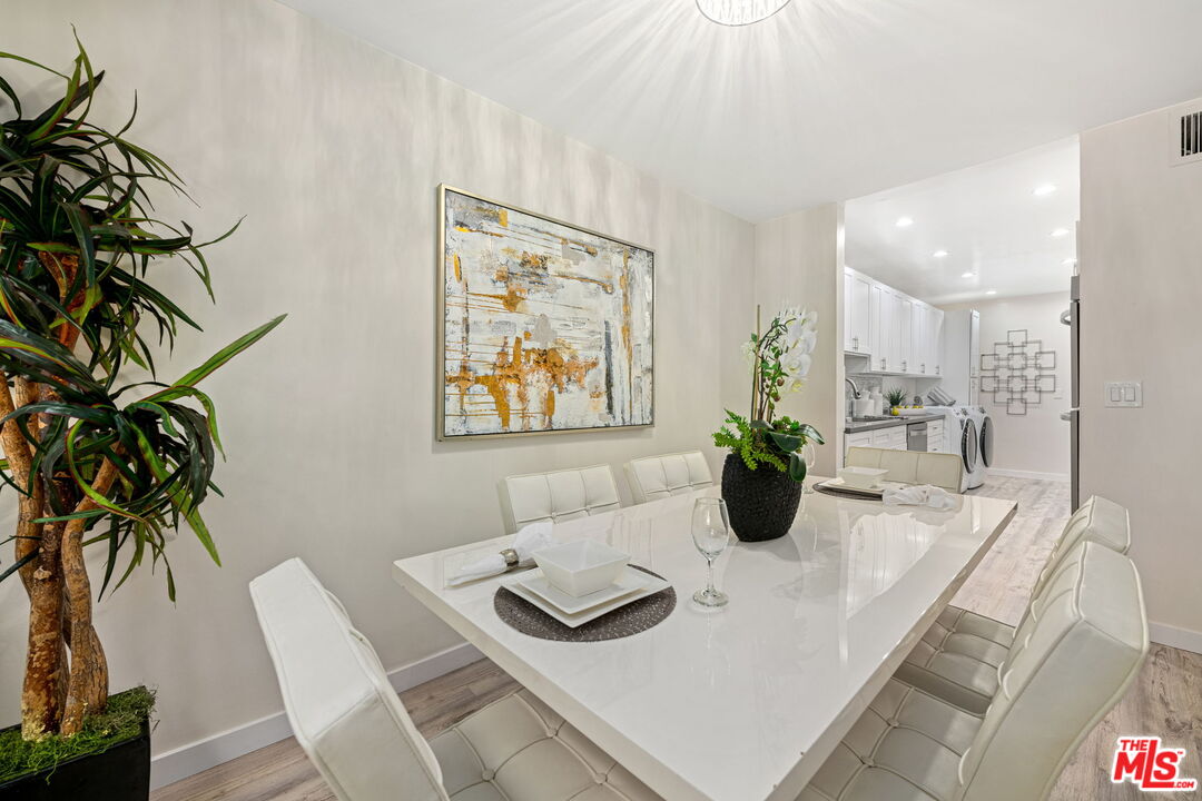 1015 N Kings Rd Unit: 113