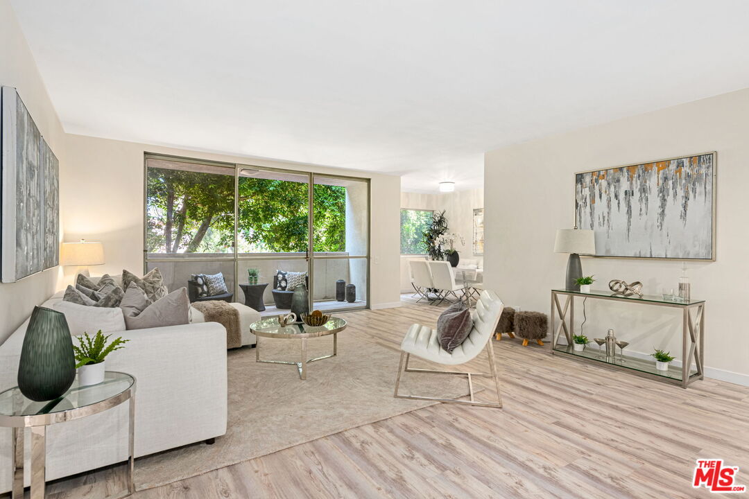 1015 N Kings Rd Unit: 113