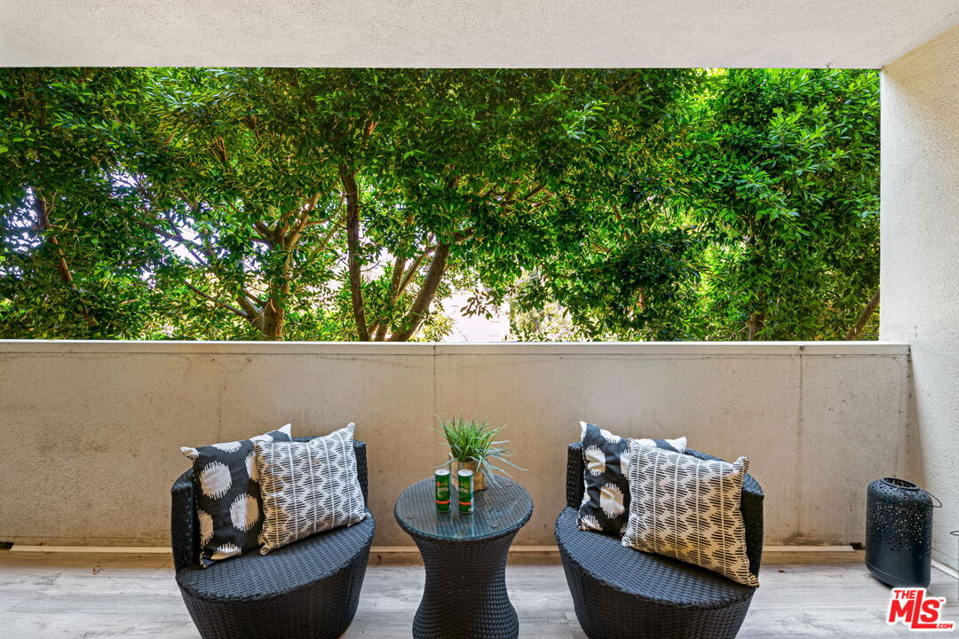 1015 N Kings Rd Unit: 113