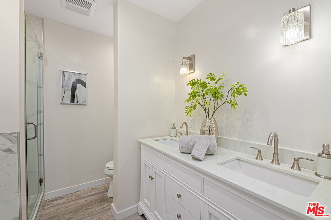 1015 N Kings Rd Unit: 113