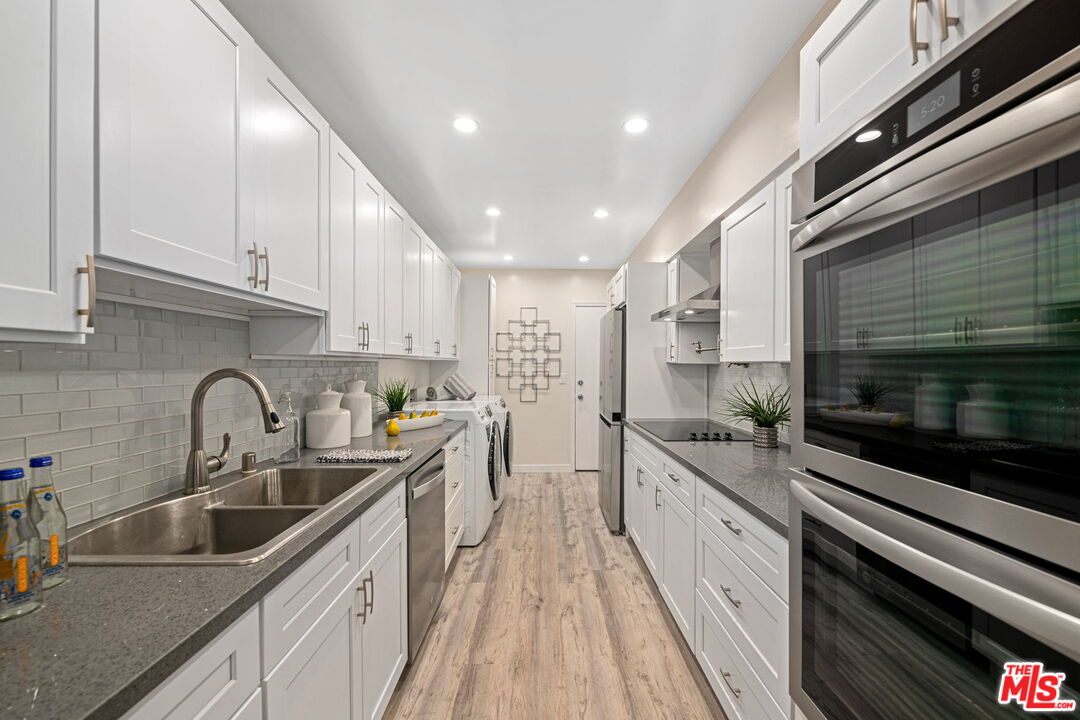 1015 N Kings Rd Unit: 113