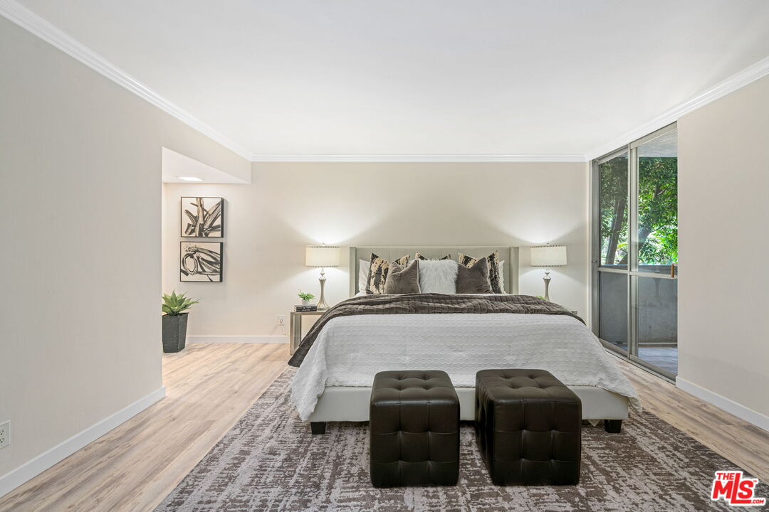 1015 N Kings Rd Unit: 113