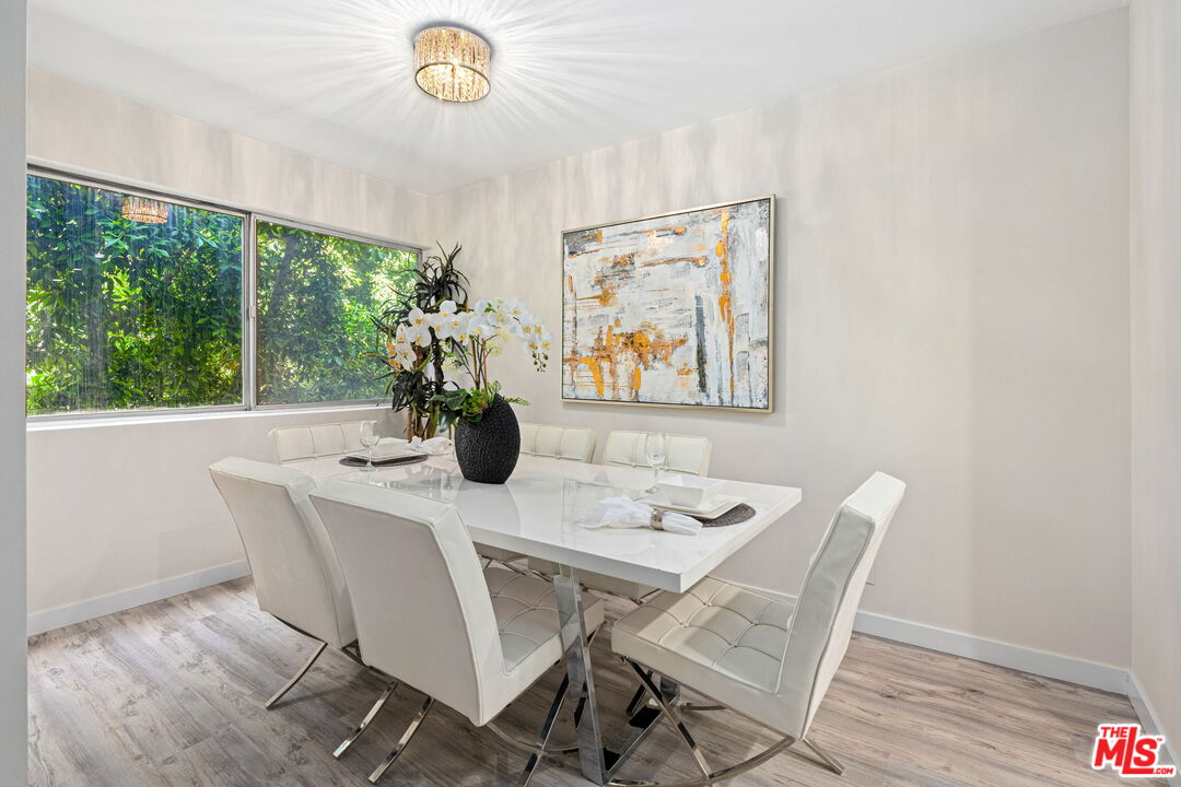 1015 N Kings Rd Unit: 113