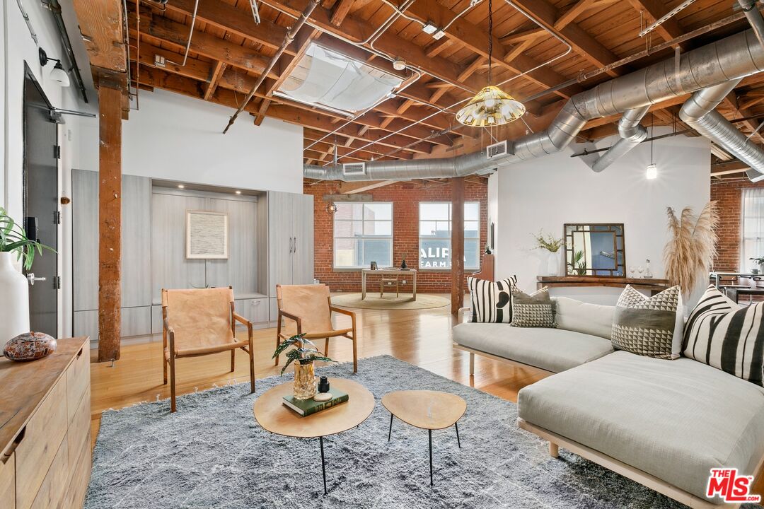 500 Molino St Unit: 202