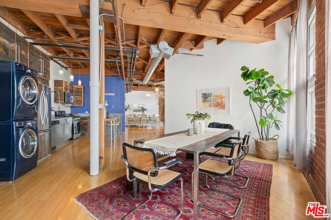 500 Molino St Unit: 202