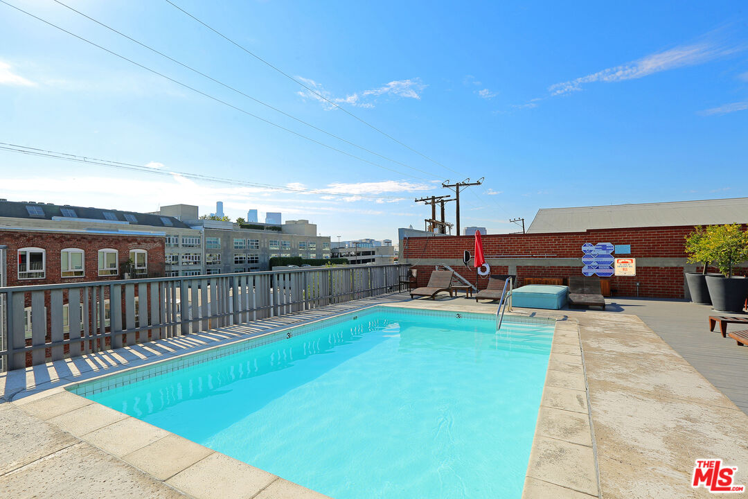 500 Molino St Unit: 202