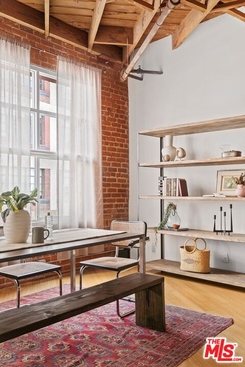 500 Molino St Unit: 202