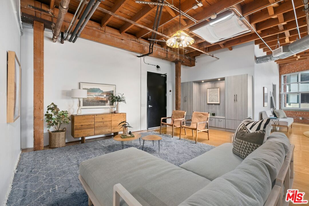 500 Molino St Unit: 202