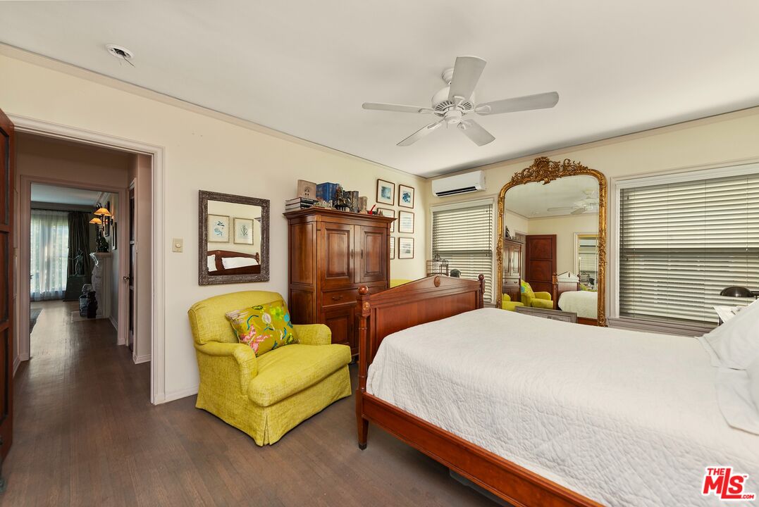 5962 San Vicente Blvd Unit: 2