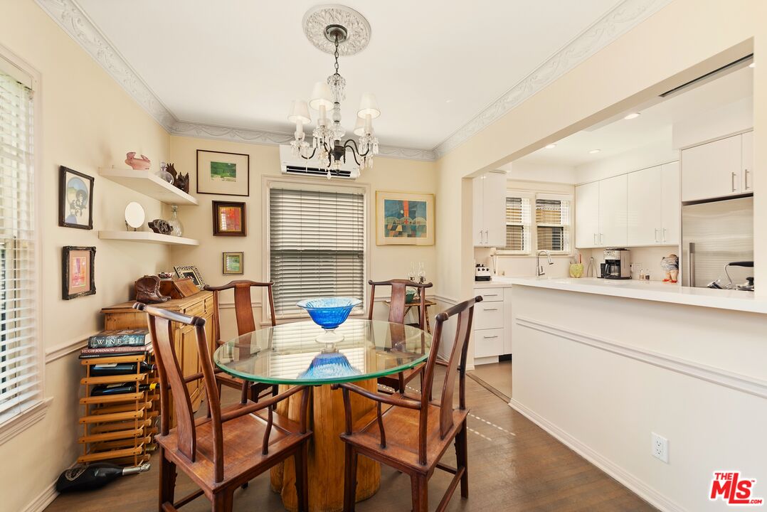 5962 San Vicente Blvd Unit: 2