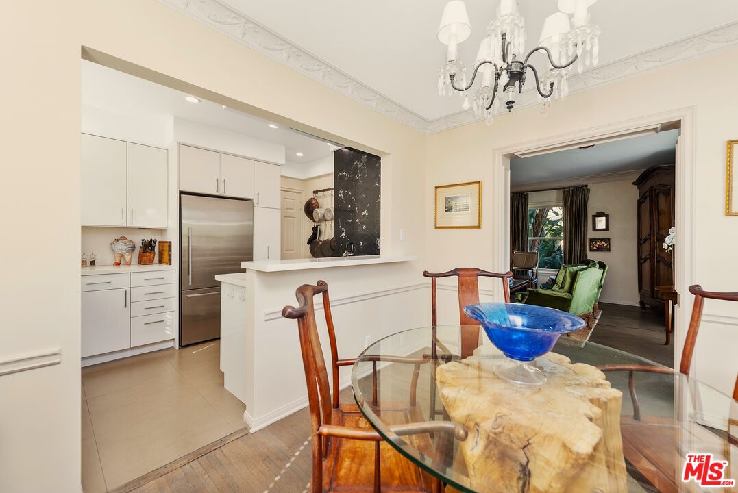 5962 San Vicente Blvd Unit: 2