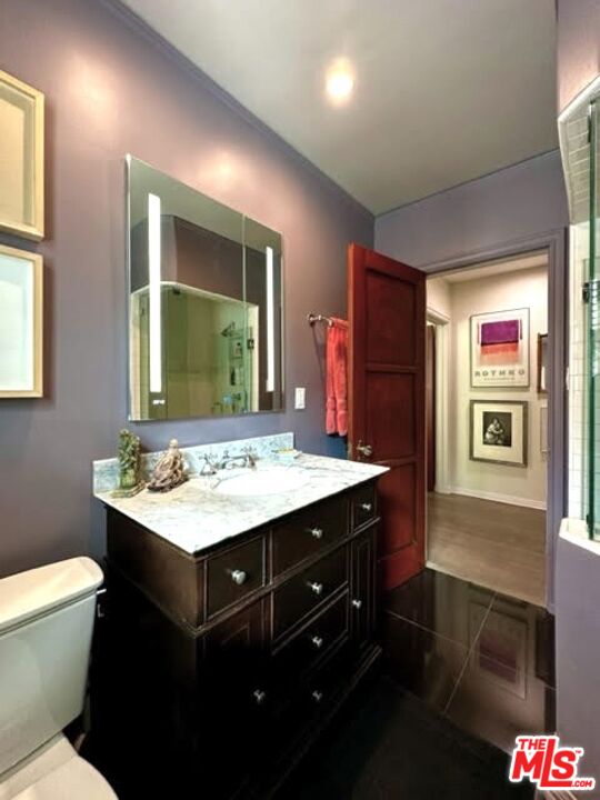 5962 San Vicente Blvd Unit: 2