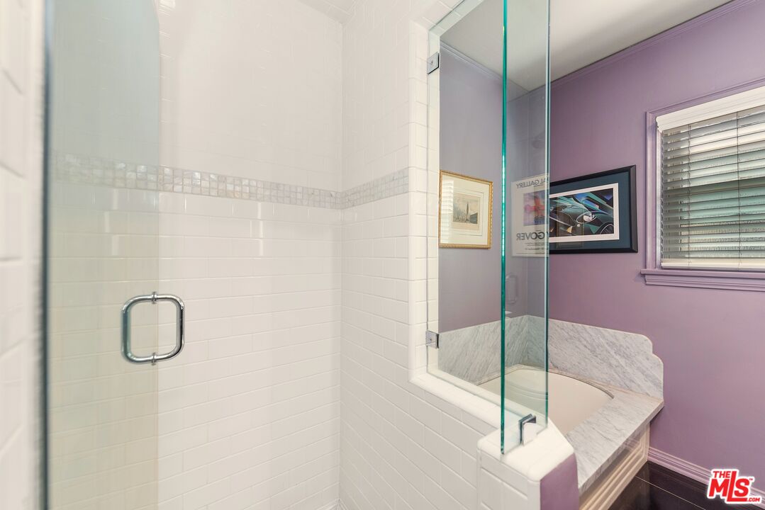 5962 San Vicente Blvd Unit: 2