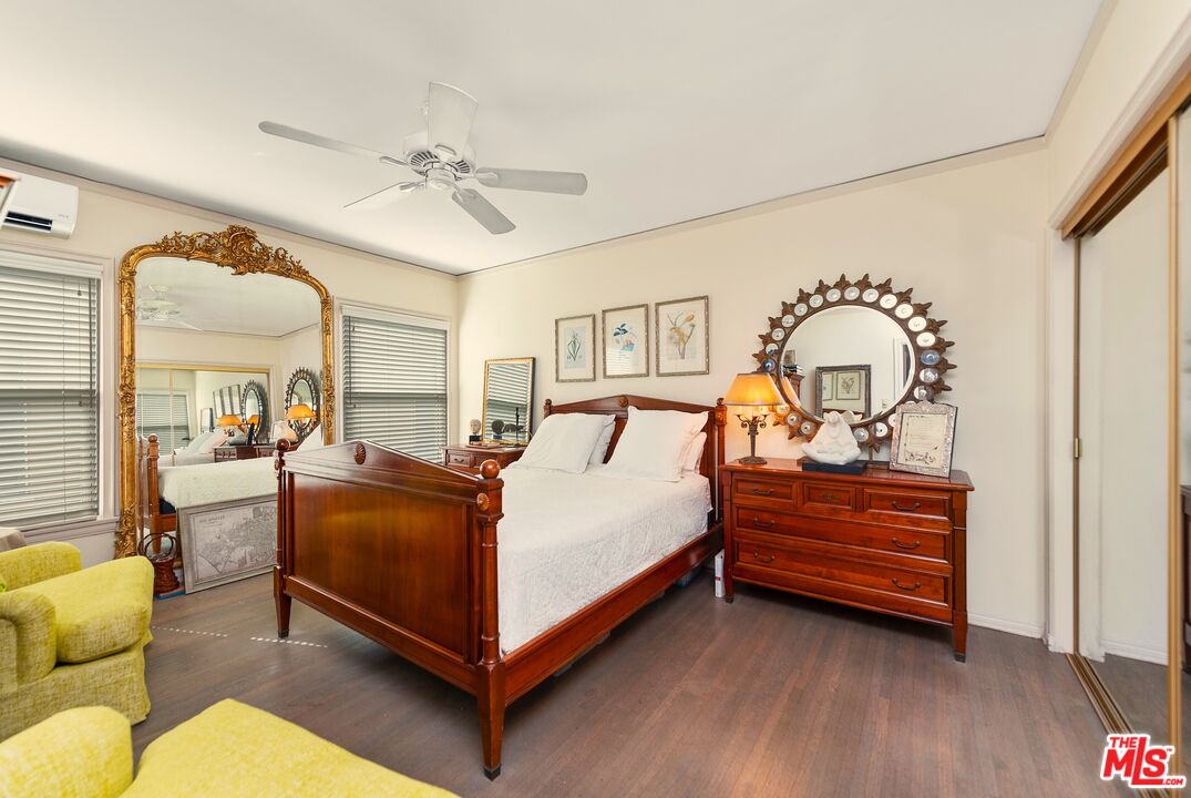 5962 San Vicente Blvd Unit: 2