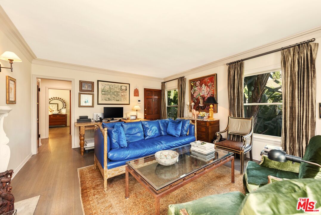 5962 San Vicente Blvd Unit: 2