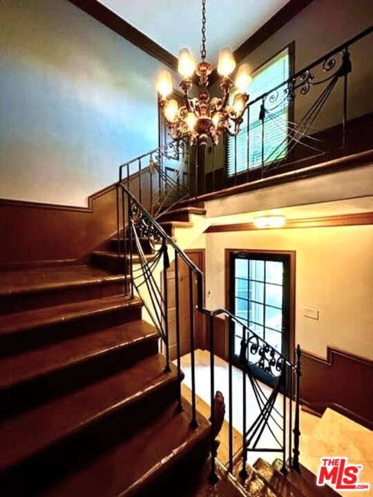 5962 San Vicente Blvd Unit: 3