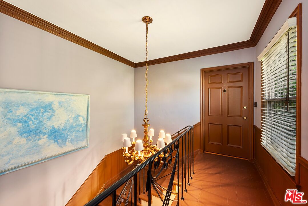 5962 San Vicente Blvd Unit: 3