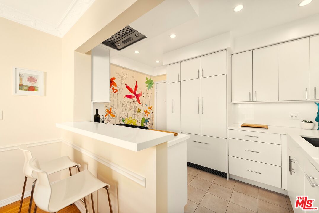 5962 San Vicente Blvd Unit: 3