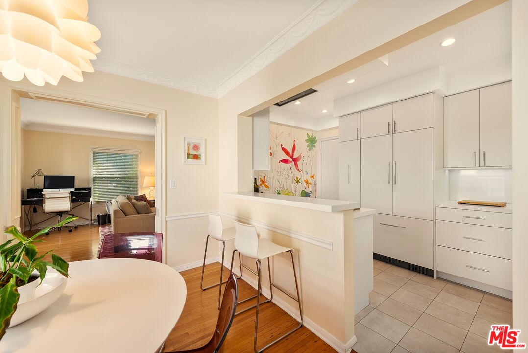 5962 San Vicente Blvd Unit: 3