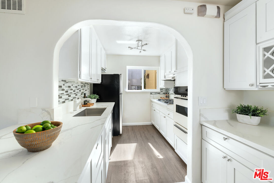 2452 Chelsea Pl Unit: G