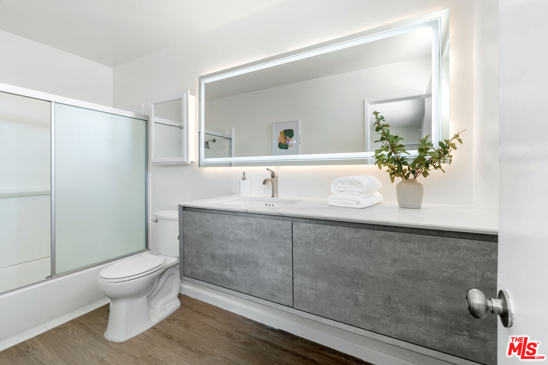 2452 Chelsea Pl Unit: G