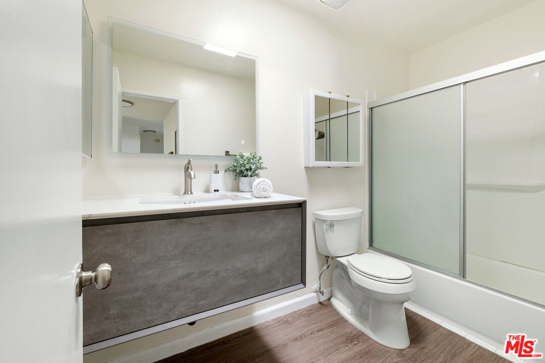 2452 Chelsea Pl Unit: G