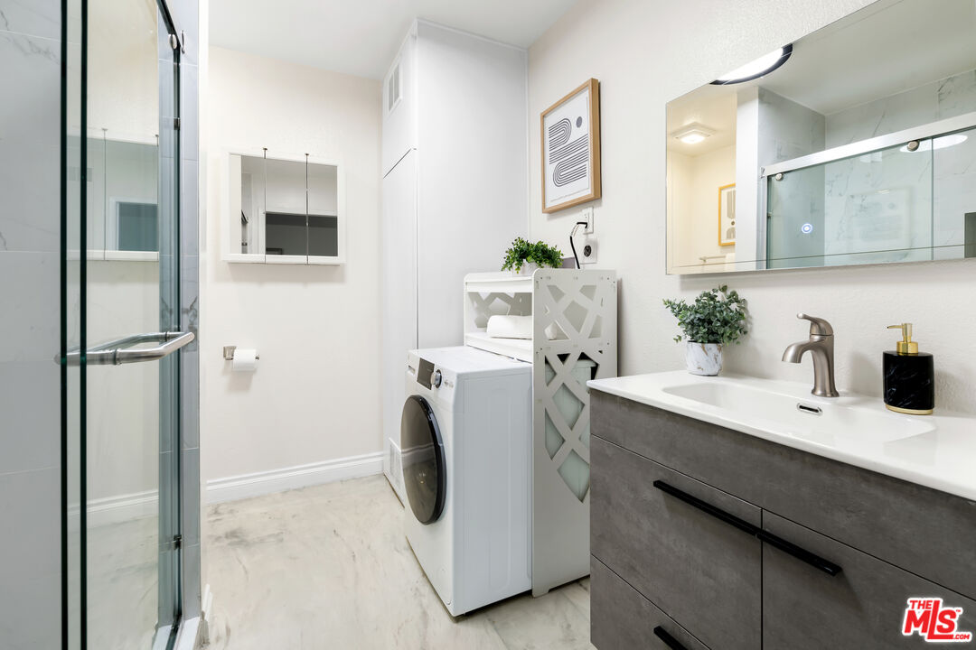 2452 Chelsea Pl Unit: G