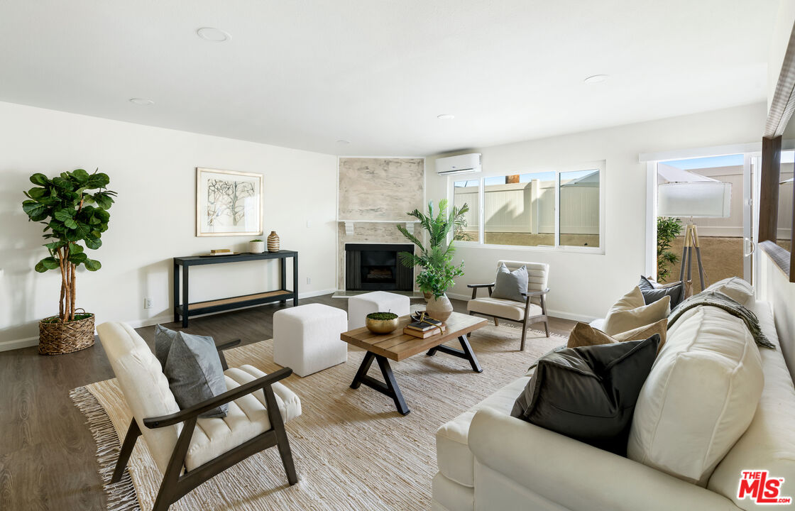 2452 Chelsea Pl Unit: G