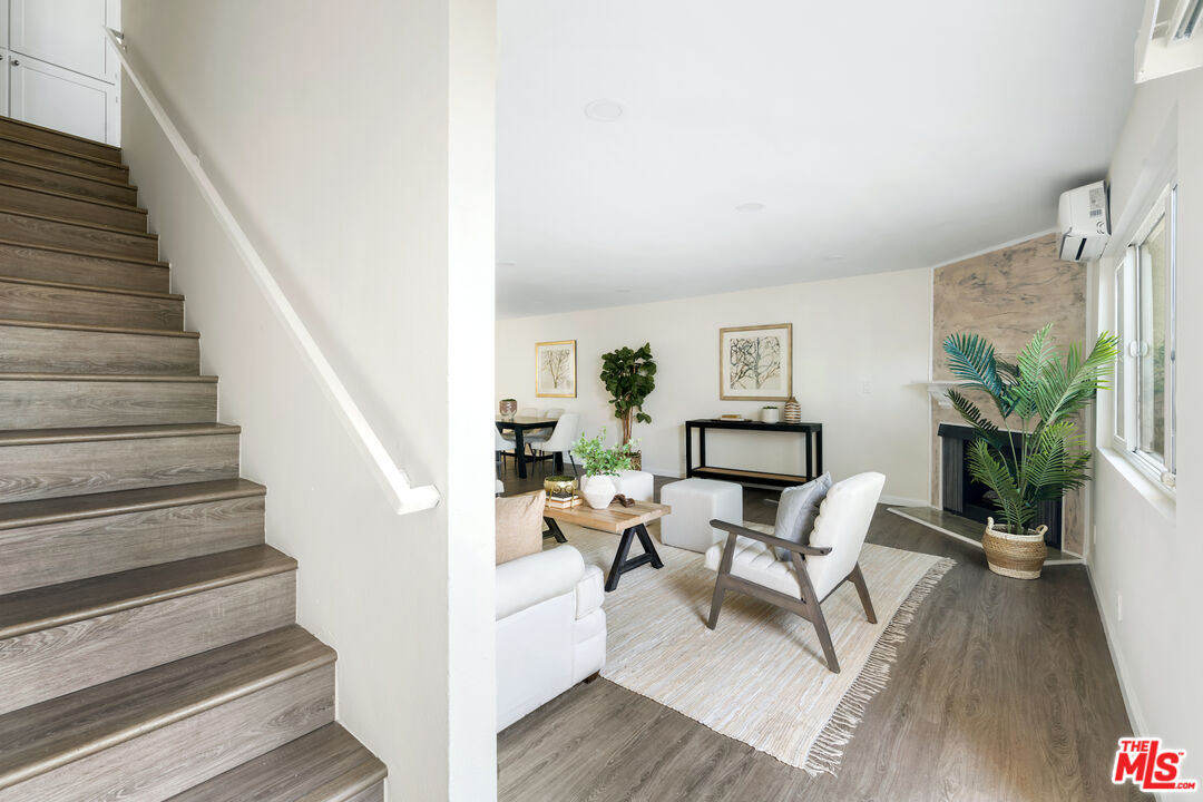 2452 Chelsea Pl Unit: G