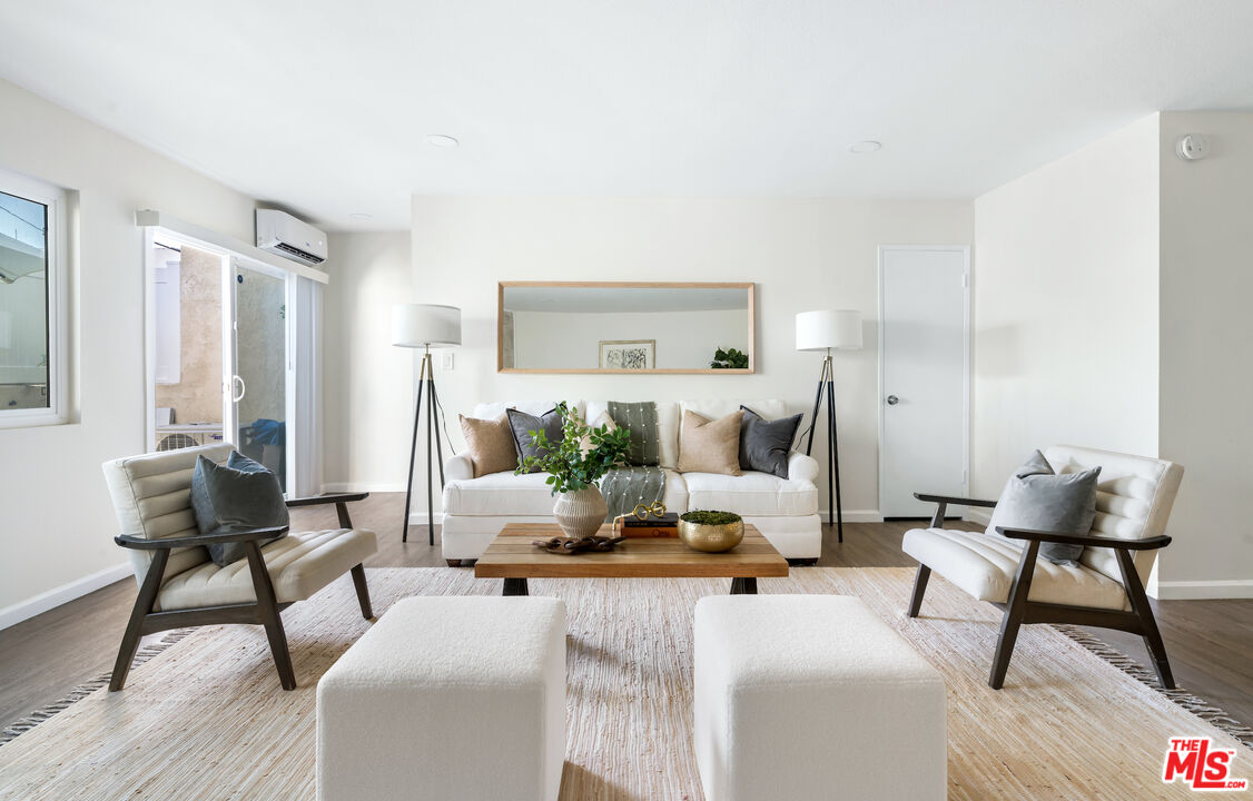 2452 Chelsea Pl Unit: G