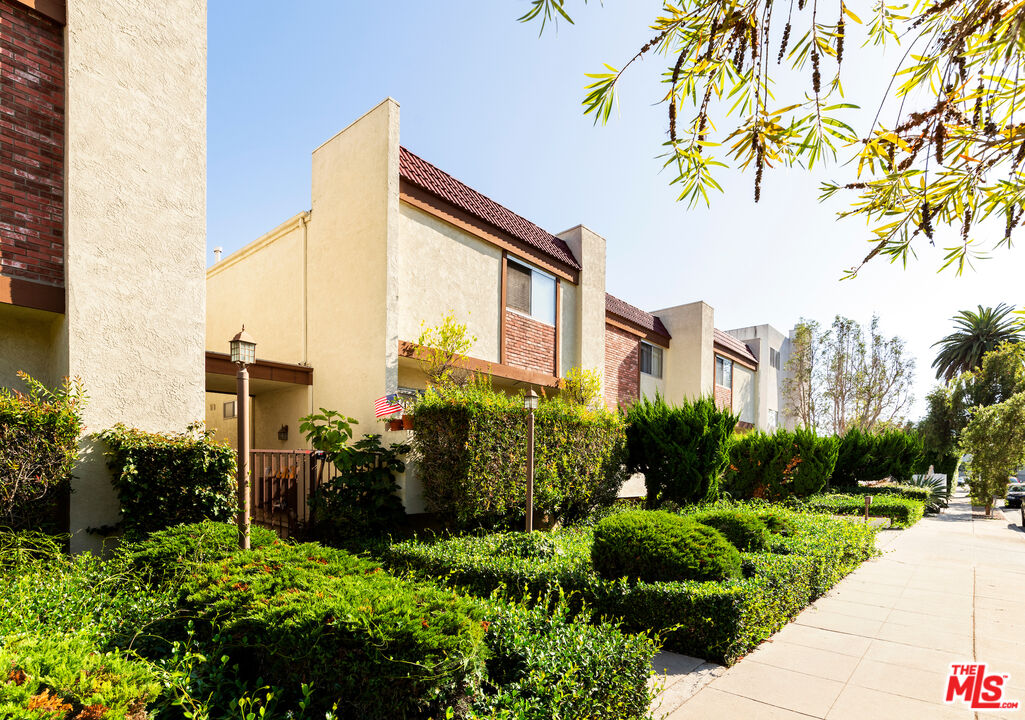 2452 Chelsea Pl Unit: G