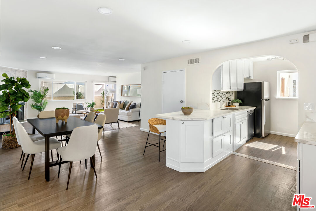 2452 Chelsea Pl Unit: G