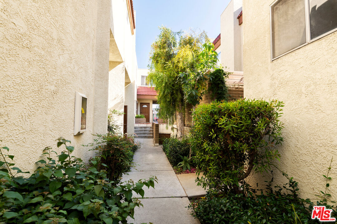 2452 Chelsea Pl Unit: G