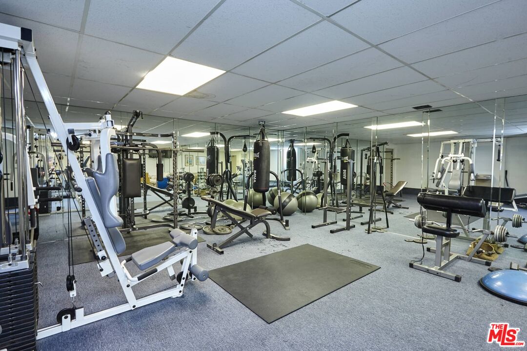 1250 N Kings Rd Unit: 401