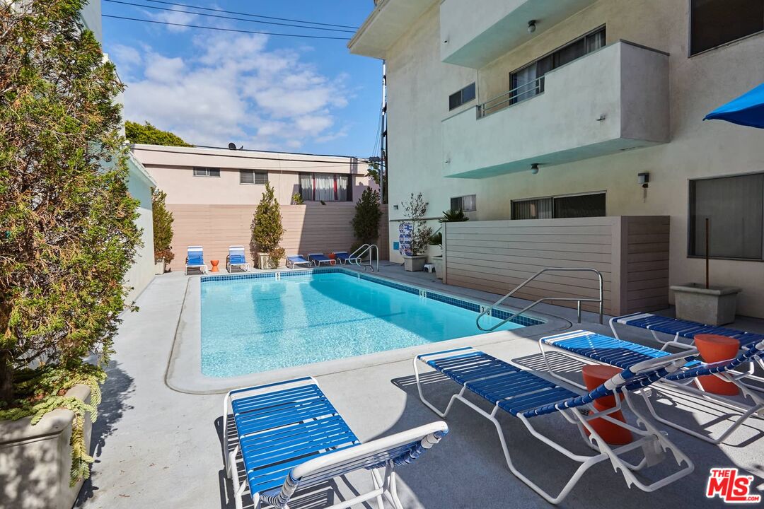 1250 N Kings Rd Unit: 401