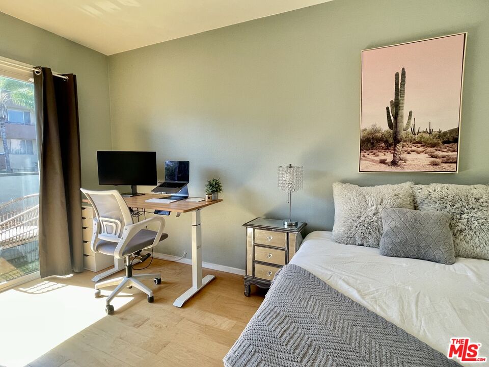 1250 N Kings Rd Unit: 401