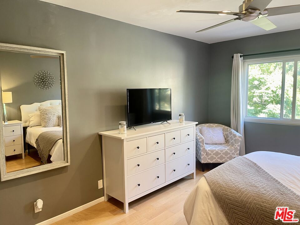 1250 N Kings Rd Unit: 401