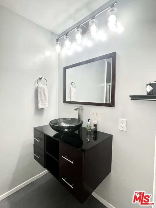 1250 N Kings Rd Unit: 401