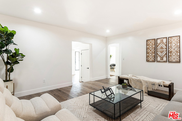 261 S Orange Dr Unit: 261