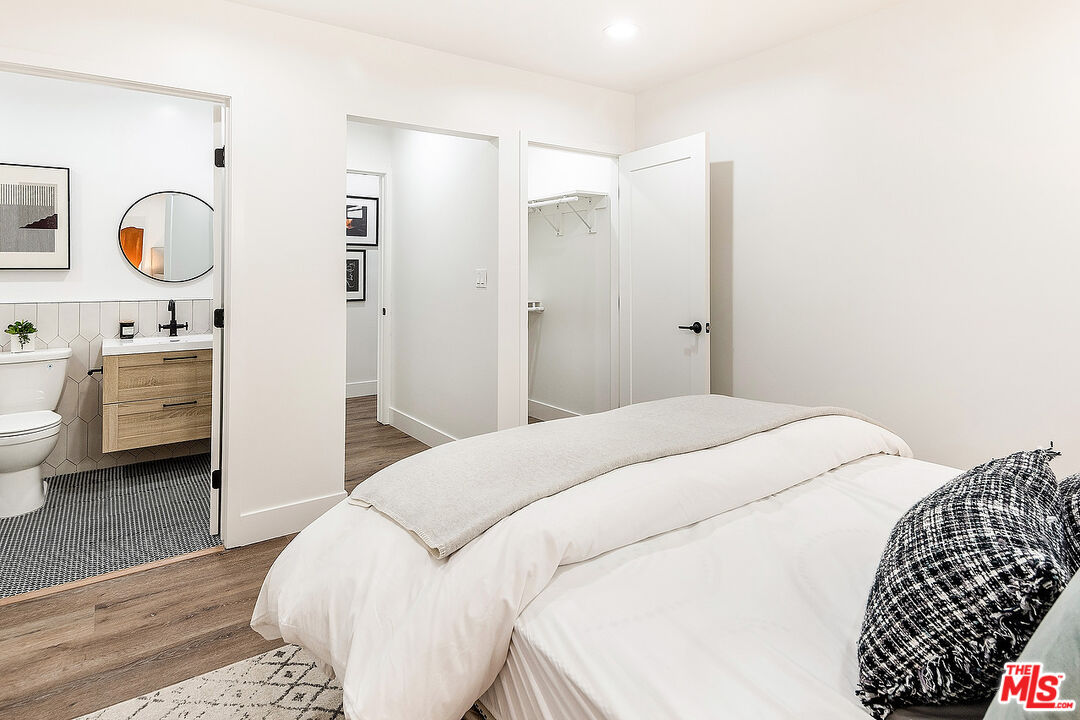 261 S Orange Dr Unit: 261