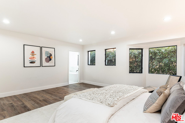 261 S Orange Dr Unit: 261