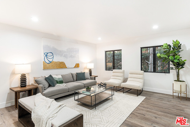 261 S Orange Dr Unit: 261