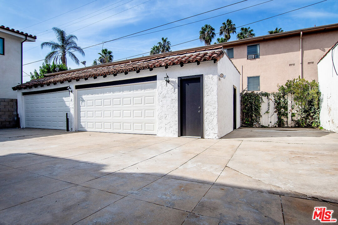 261 S Orange Dr Unit: 261