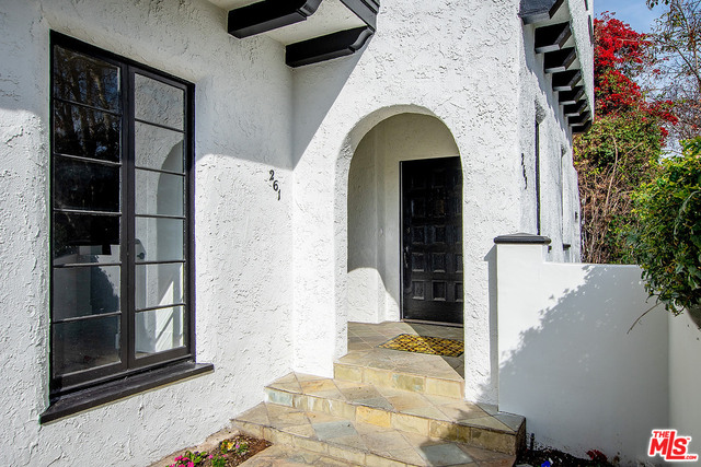 261 S Orange Dr Unit: 261