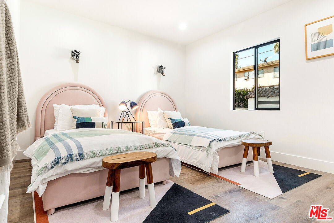 261 S Orange Dr Unit: 261